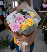 Букет цветов из:  Герберы, Розы и Хризантемы в Новоникольское