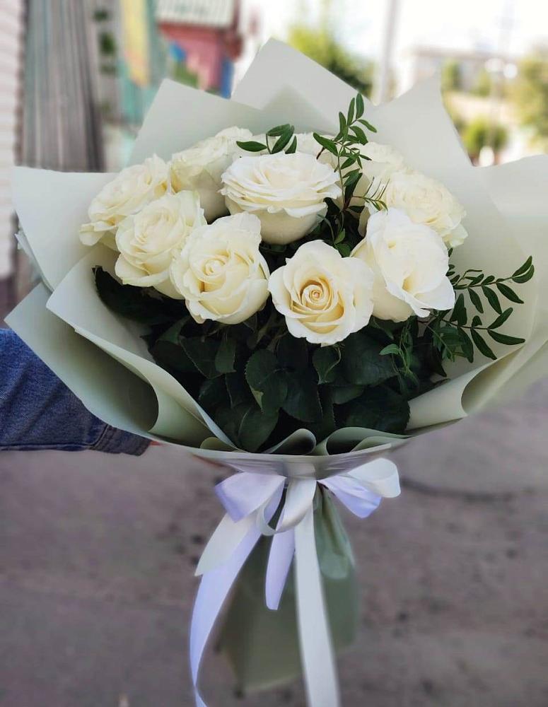 Букет Белые розы Проуд в Новоникольское