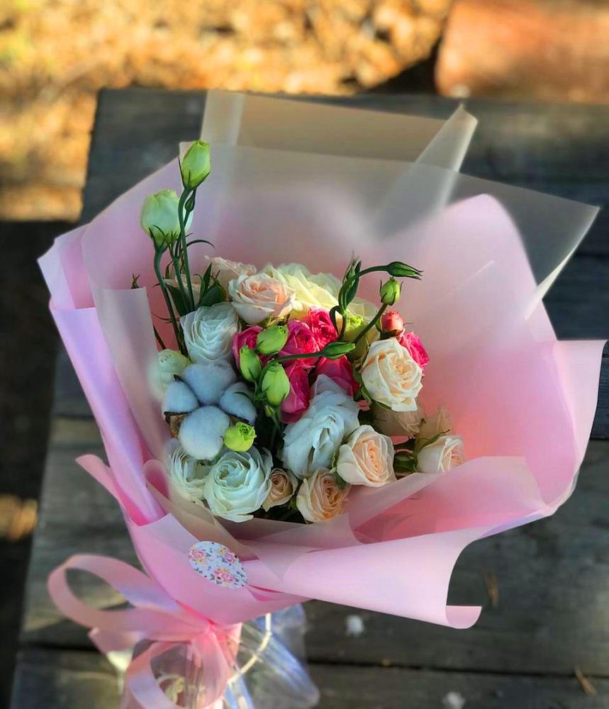 Букет цветов из: Розы и Лизиантусы в Новоникольское