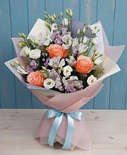 Букет цветов из:  Лизиантусы, Розы, Альстромерии и Гипсофила в Новоникольское