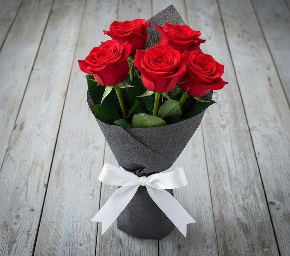 Букет 5 Красных роз Эдлесс Лав в Новоникольское