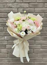 Букет цветов из:  Гвоздики, Розы, Лизиантусы и Хризантемы в Новоникольское