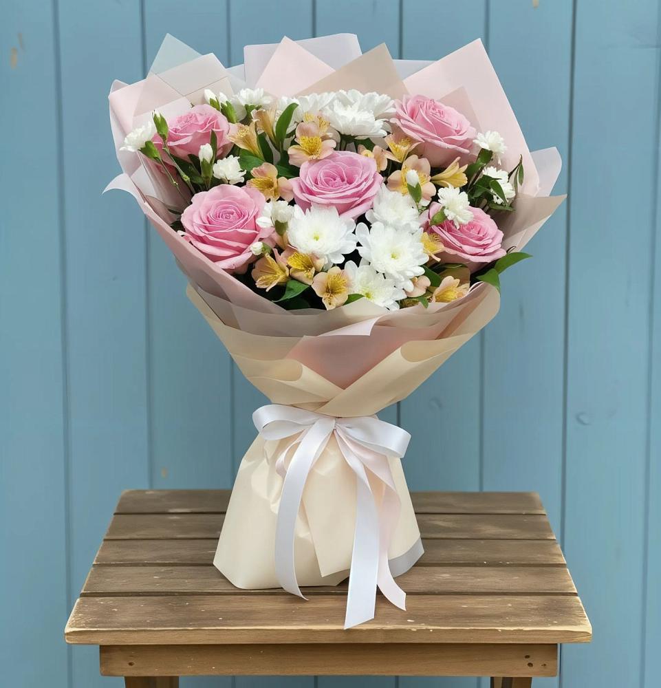 Букет цветов из: Гвоздики, Орхидеи и Розы в Новоникольское