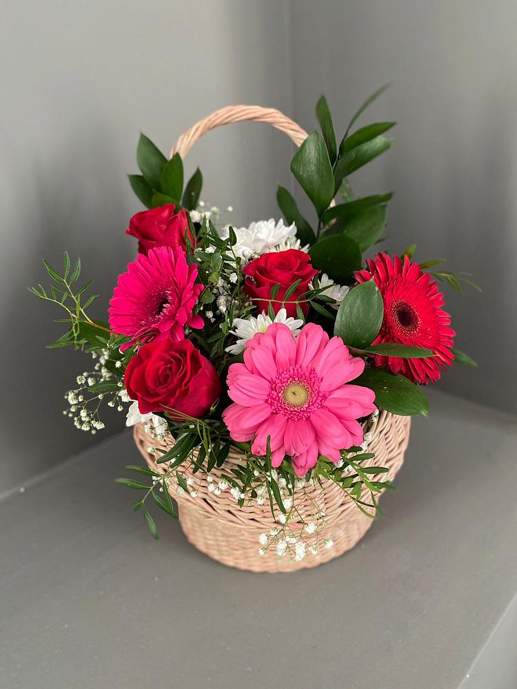 Цветочная композиция из Розы, Хризантемы и Герберы в корзине в Новоникольское
