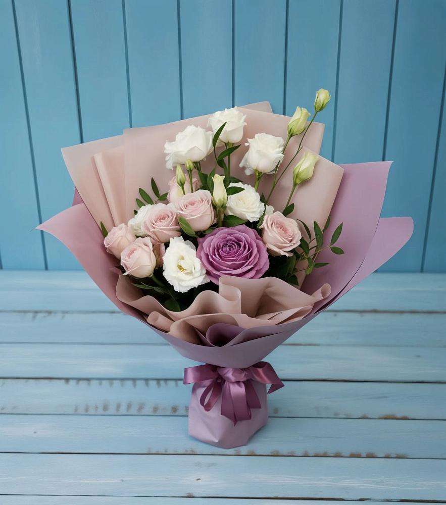 Букет цветов из: Розы и Лизиантусы в Новоникольское